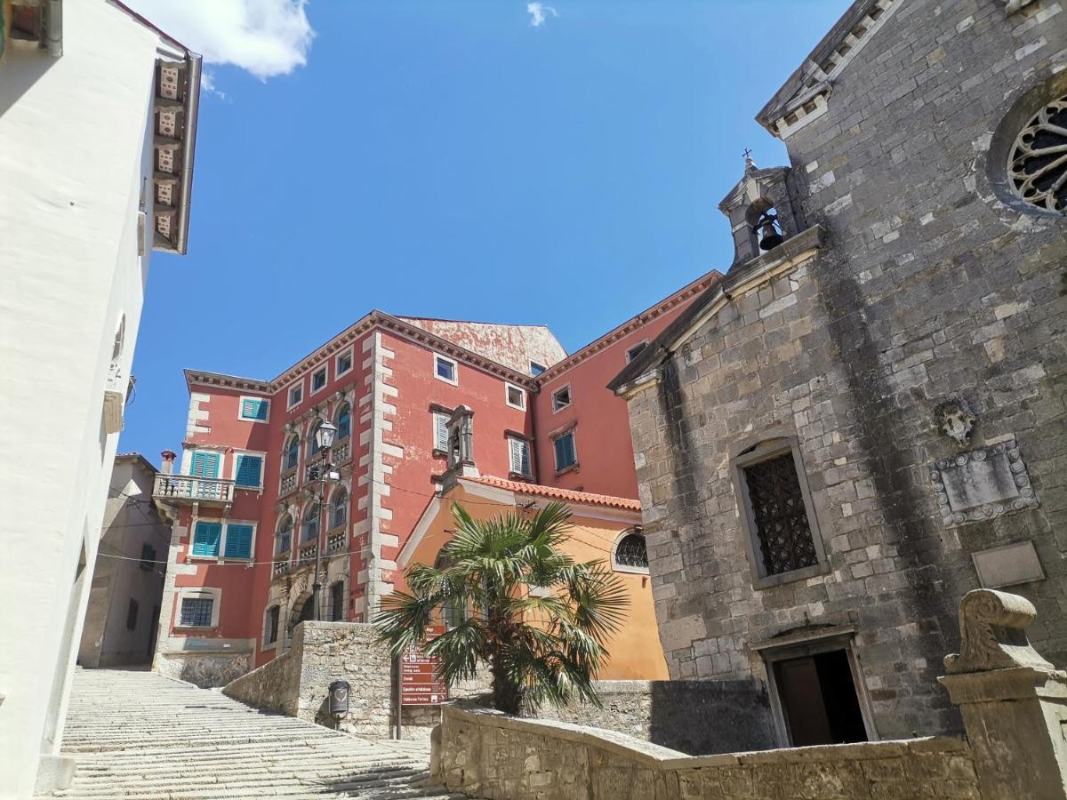 Apartment Branko With Terrace, Old Town Labin Labin  Extérieur photo