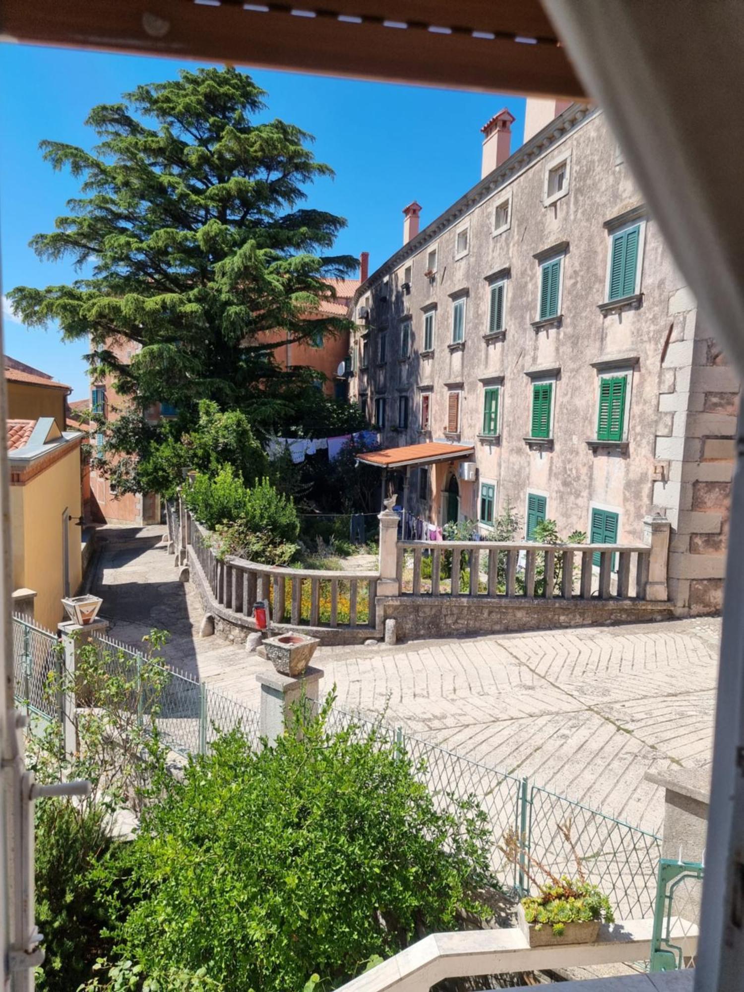 Apartment Branko With Terrace, Old Town Labin Labin  Extérieur photo